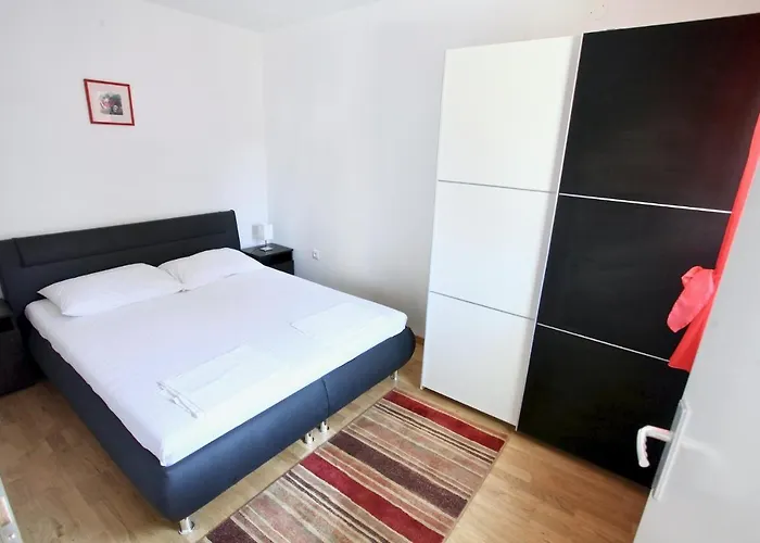 Apartment By The Sea Sveti Filip I Jakov, Biograd - 14817 *